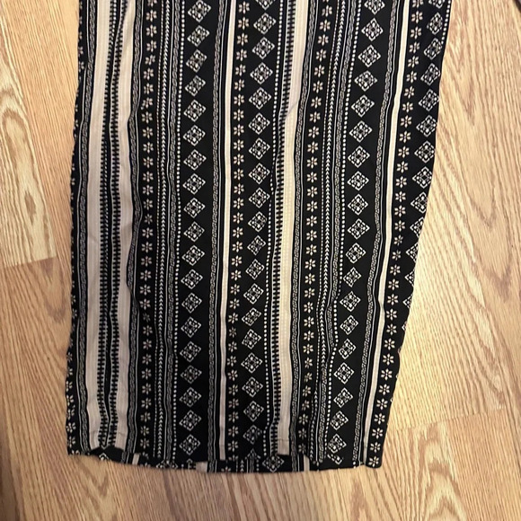 Women’s Plus Geometric Stretch Waist Pants Size 32W - Picture 2 of 6
